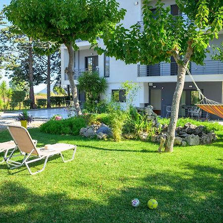 Bikini Apartments Kariótai Exteriör bild