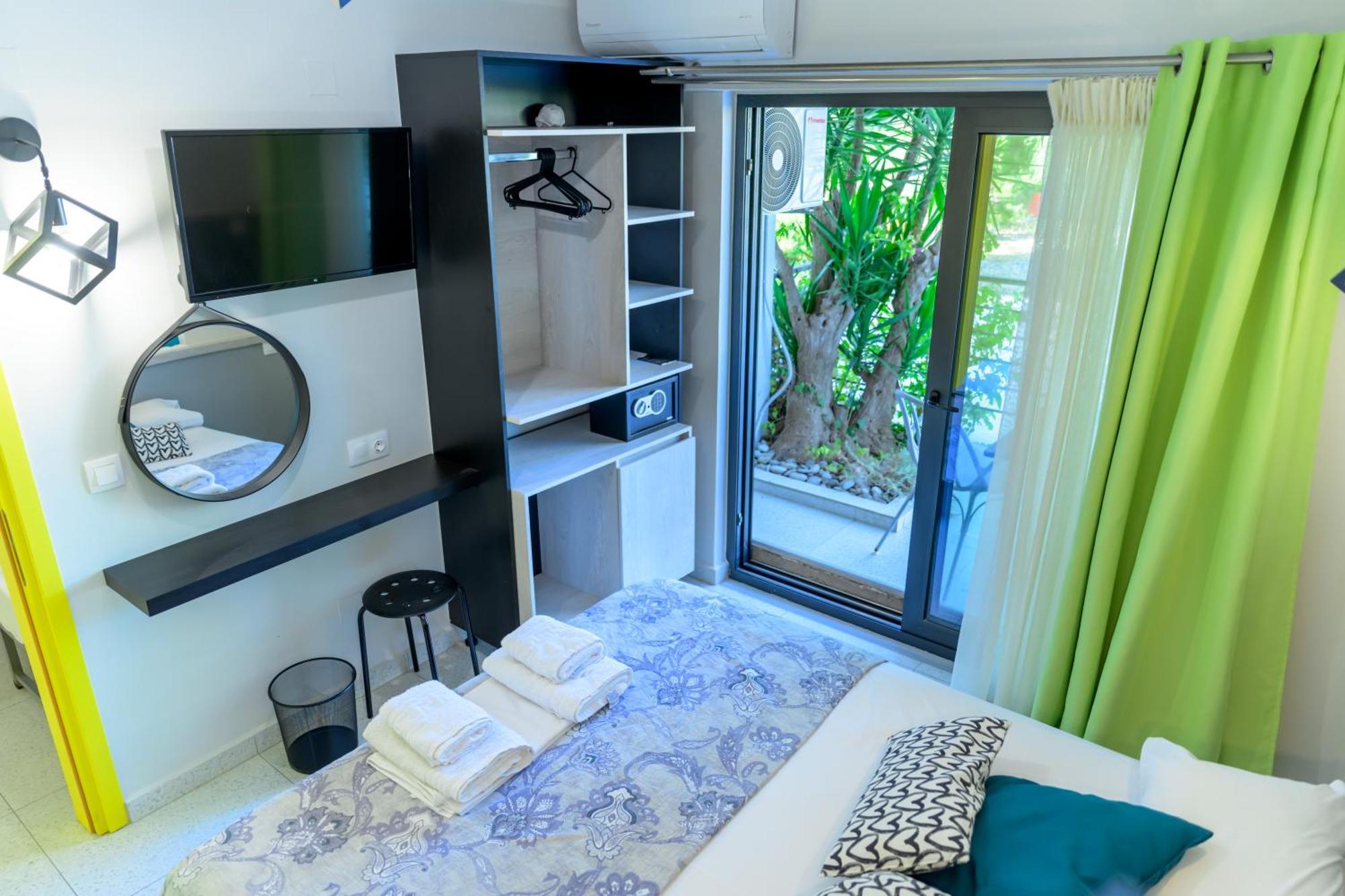 Bikini Apartments Kariótai Exteriör bild
